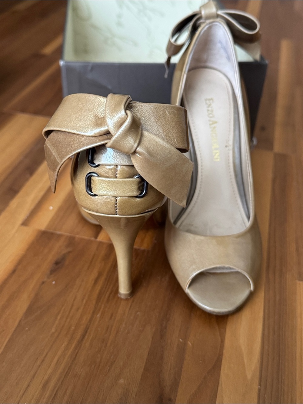 Enzo Angiolini Metallic Gold Peep Toe Bow Heels